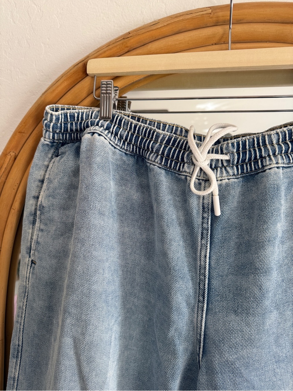 H&M Light Wash Wide-Leg Drawstring Jeans - Picture 2 of 4